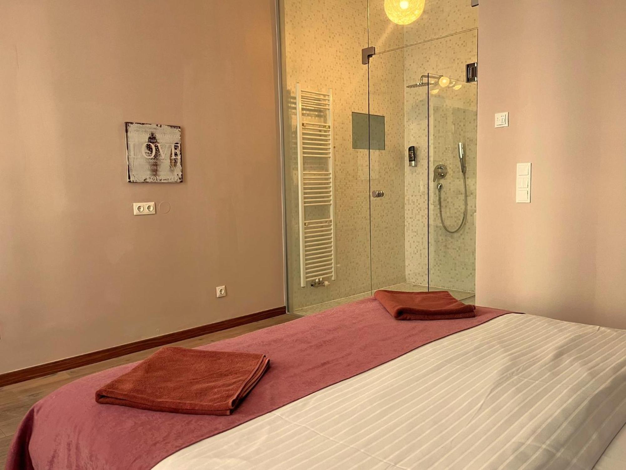 Aurellia Serviced Apartments *